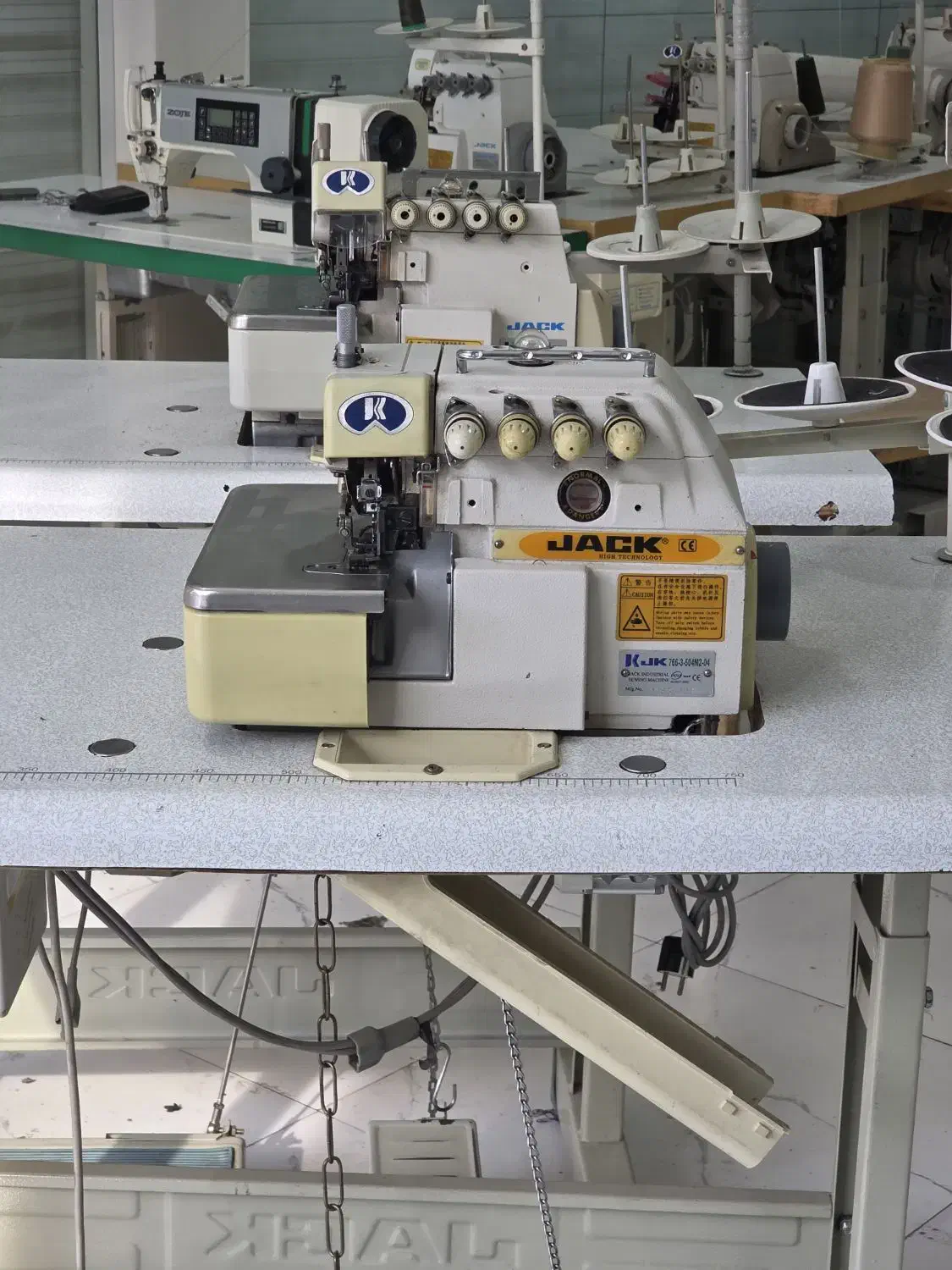 چرخ خیاطی صنعتی زیگزال سردوز ۴ نخ دینام مگنتی جک|چرخ خیاطی و ریسندگی|تهران, امام زاده عبدالله|دیوار