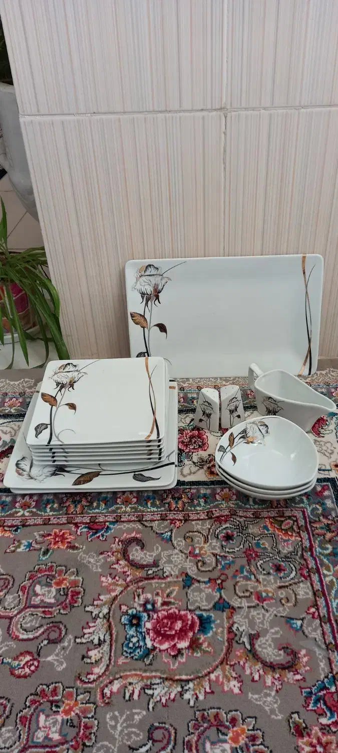 سرویس غذا خوری چینی و کریستال|ظروف سرو و پذیرایی|کرمانشاه, |دیوار