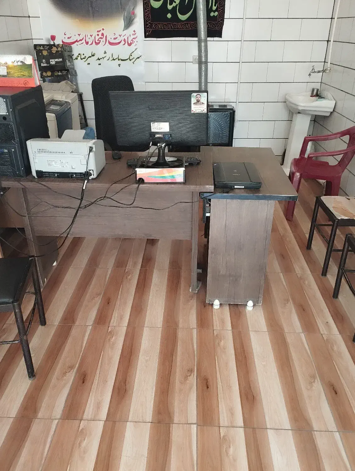 دو عدد میز کامپیوتر|میز تحریر و کامپیوتر|زرند, |دیوار