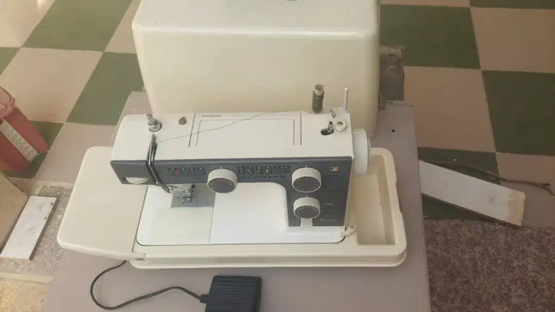 تلویزیون و چرخ خیاطی صنعتی|تلویزیون و پروژکتور|بهبهان, |دیوار