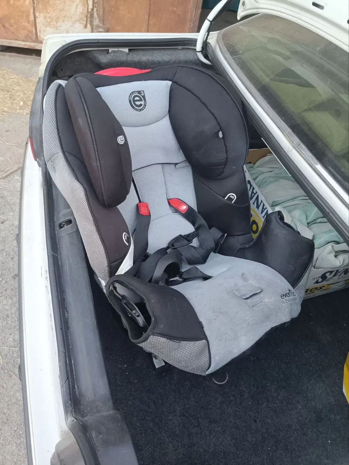 صندلی ماشین|تخت و صندلی بچه|قدس, شهر‌قدس|دیوار