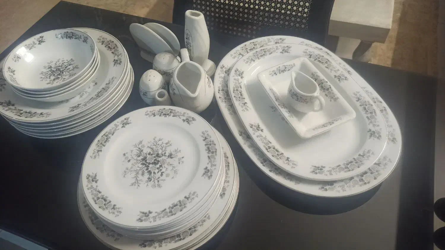 سرویس ۶ نفره چینی|ظروف سرو و پذیرایی|اصفهان, طامه|دیوار