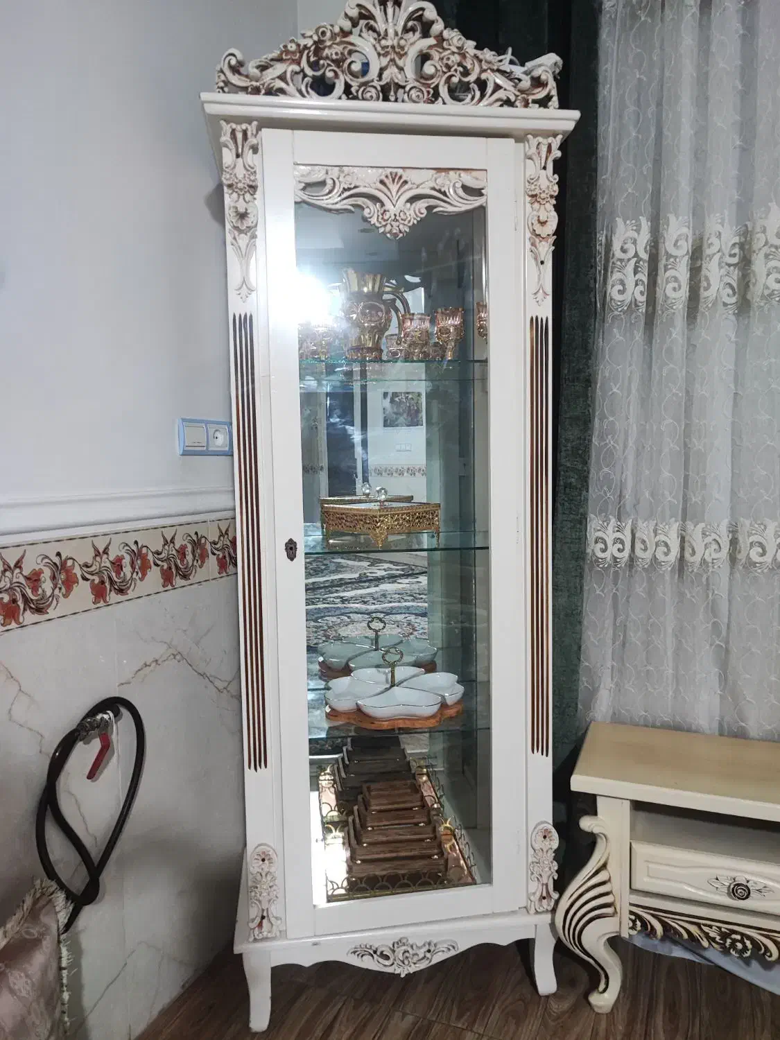 میزتلویزیون و بوفه|بوفه، ویترین، کنسول|شیراز, شهرک گلها|دیوار