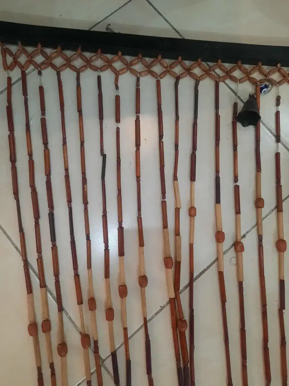 پرده چوبی کاملا سالم و جنس قدیمی و خوب|پرده، رانر، رومیزی|مشهد, هنرور|دیوار