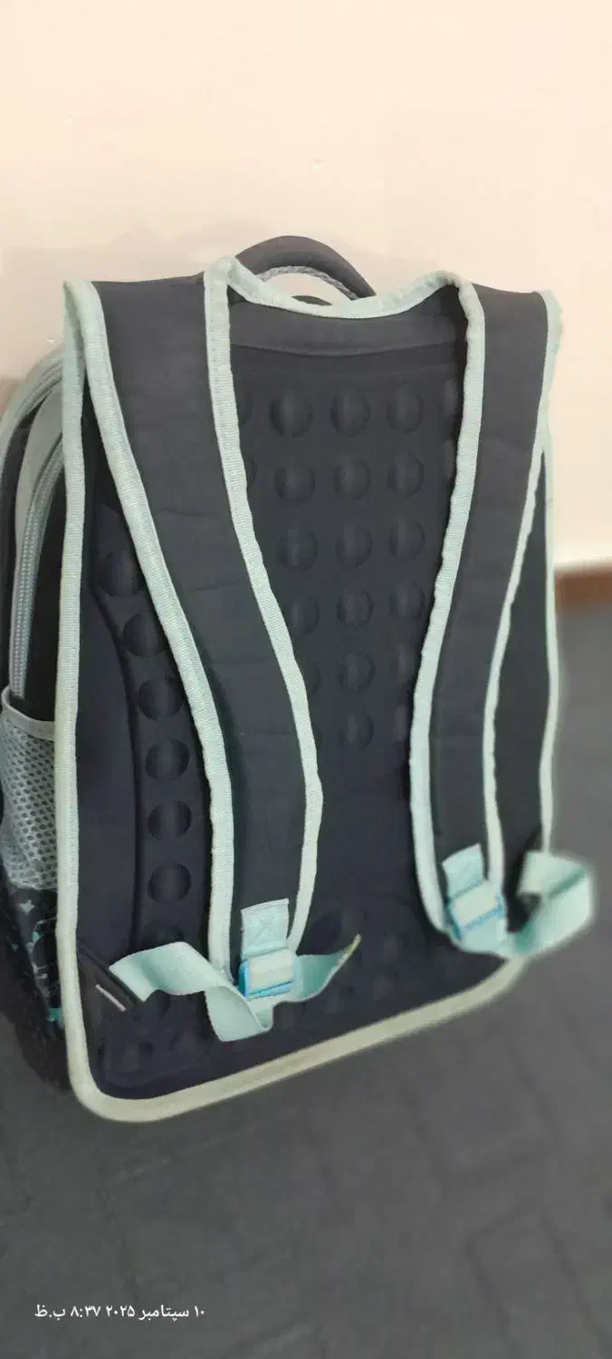 کوله خارجی|کیف، کفش، کمربند|بومهن, |دیوار