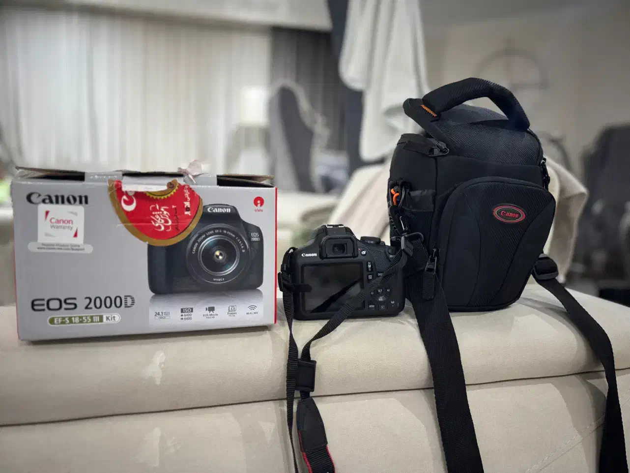 دوربین کانن ۲۰۰۰d شات زیر ۲۰۰ عدد|دوربین عکاسی و فیلم‌برداری|تهران, منیریه|دیوار