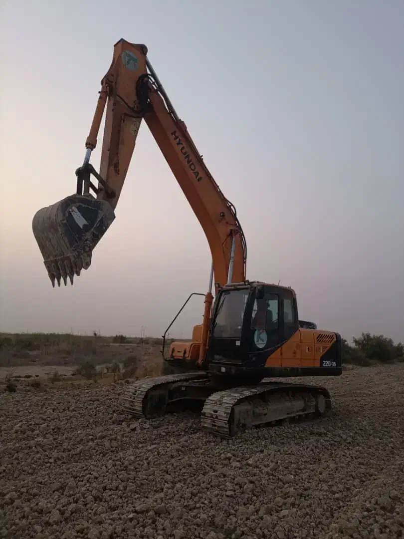 بیل مکانیکی هیوندا ۲۲۰خط۹|خودرو سنگین|بندر ماهشهر, |دیوار