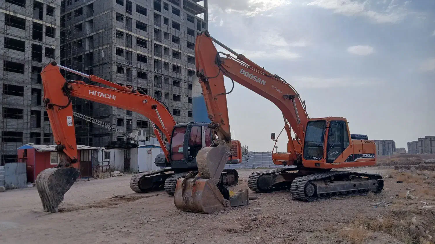 اجاره بیل مکانیکی زنجیری با پیکور|خدمات حمل و نقل|چهارباغ, |دیوار