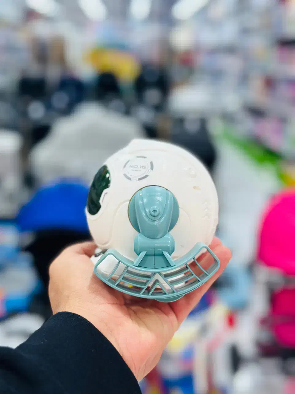 ربات ملق زن|اسباببازی|آفتاب, |دیوار