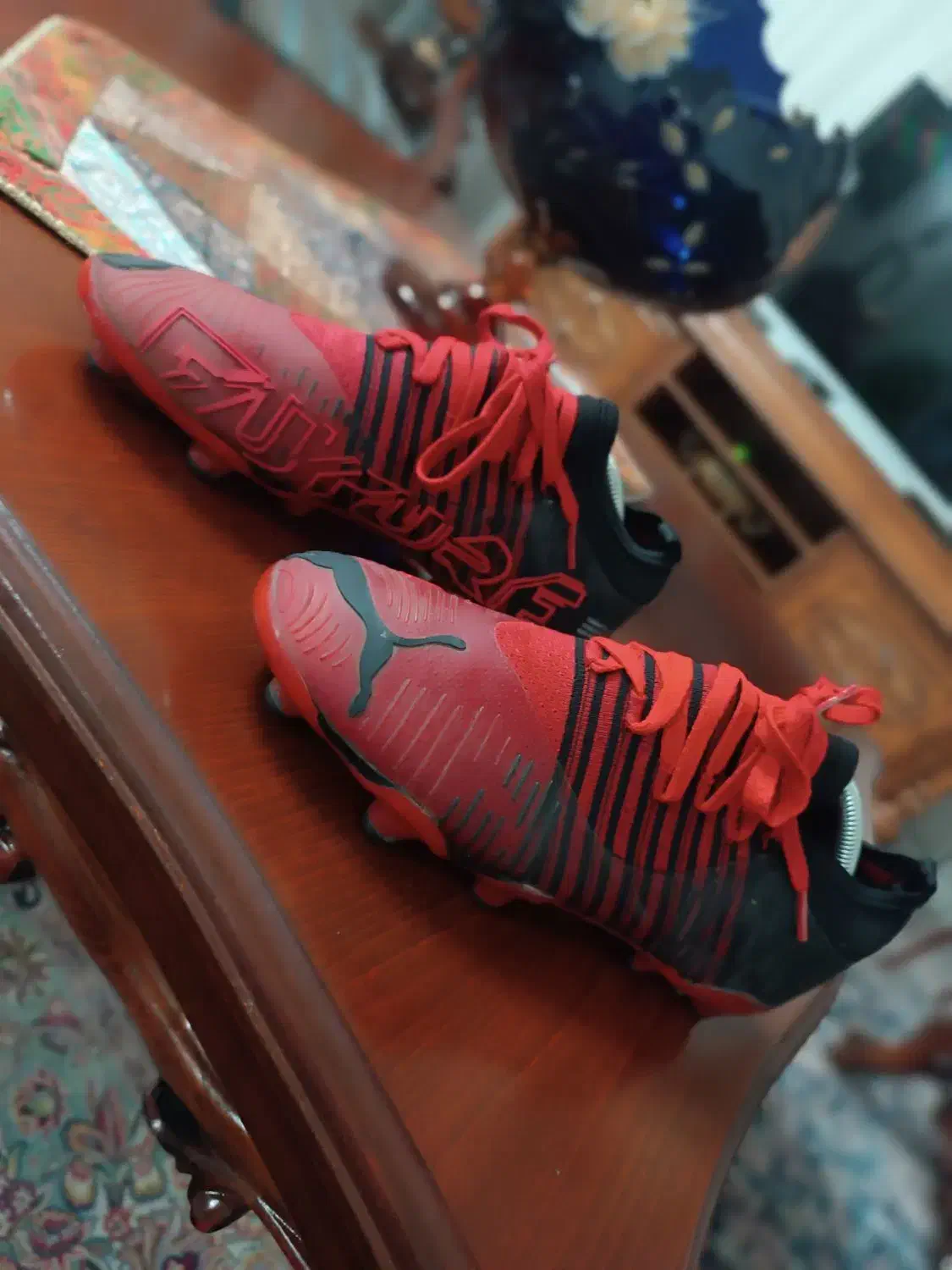 کفش فوتبال|کیف، کفش، کمربند|اشتهارد, |دیوار