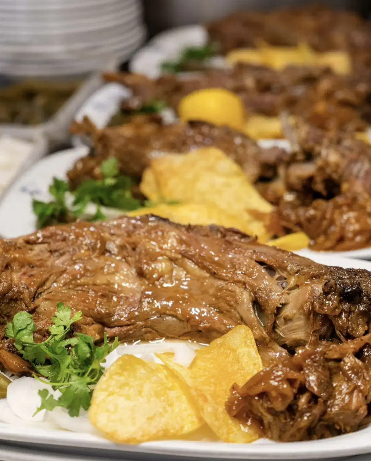 استخدام نیرو در رستوران ایرانی|استخدام خدمات فروشگاه و رستوران|مشهد, ولیعصر (شهرک غرب)|دیوار