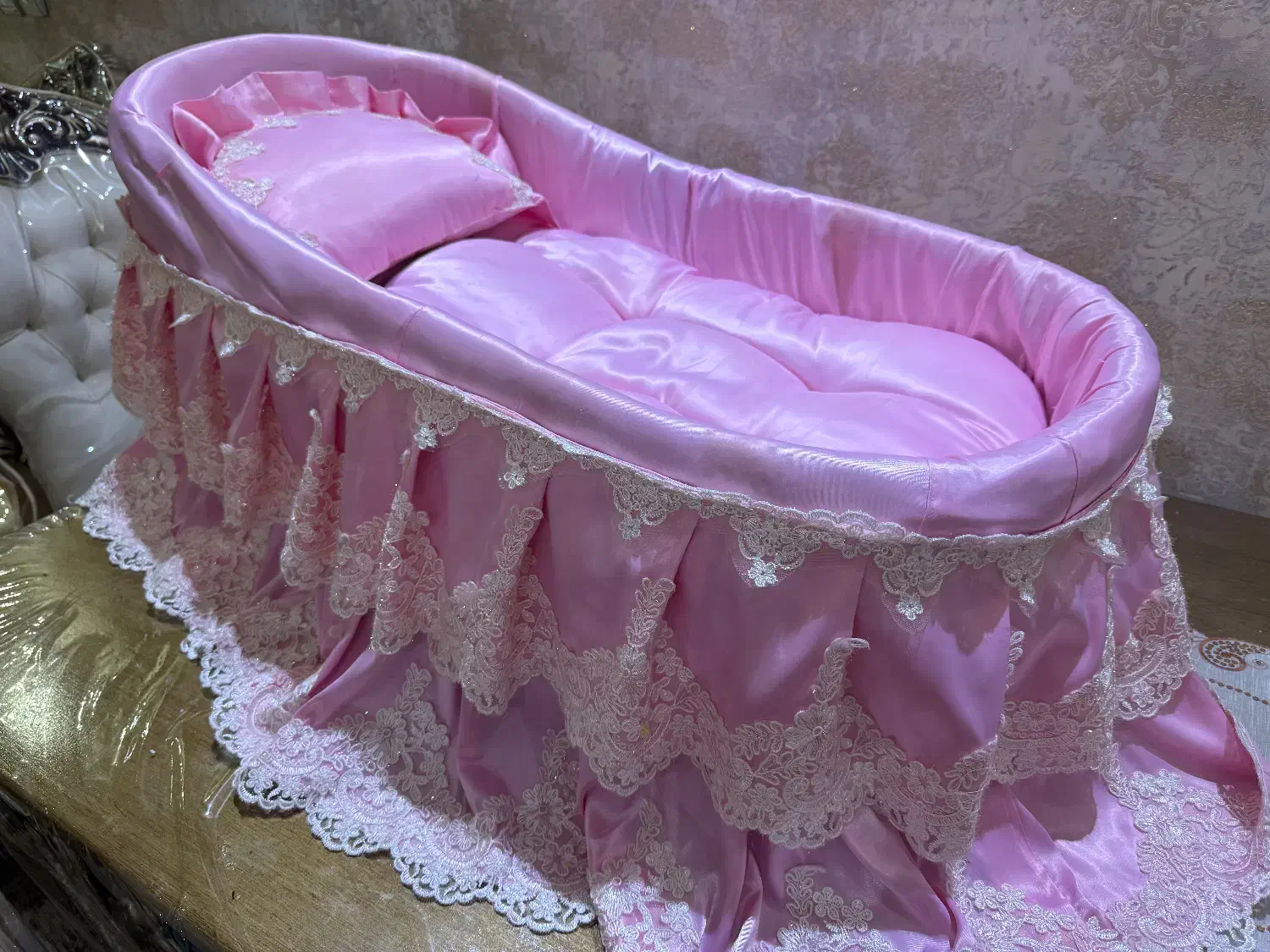 گهواره بچه|اسباب و اثاث بچه|رشت, کوی طالقانی|دیوار