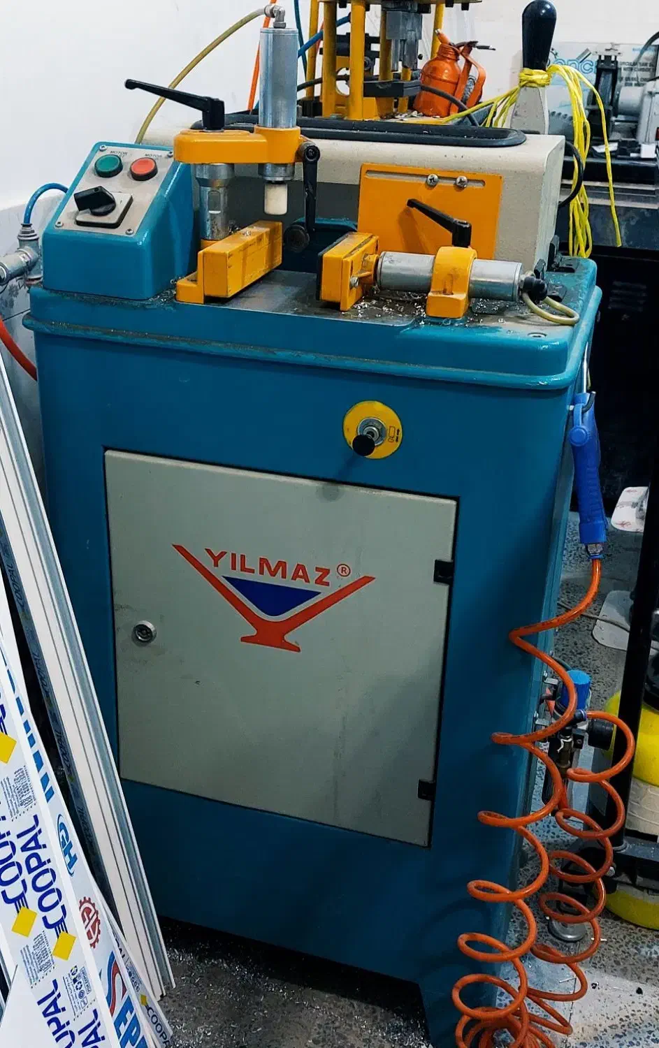 فروش تجهیزات درب و پنجره های آلومینیومی|ماشین‌آلات صنعتی|رشت, شهرک صنعتی|دیوار