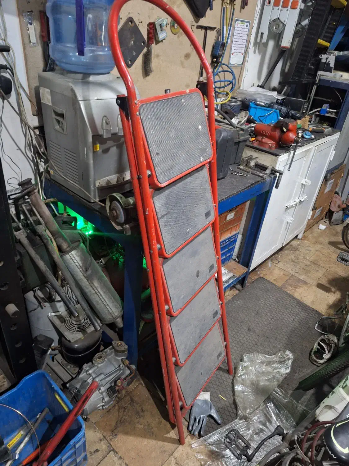 نردبان ۵ پله|ابزارآلات|نسیم‌شهر, |دیوار