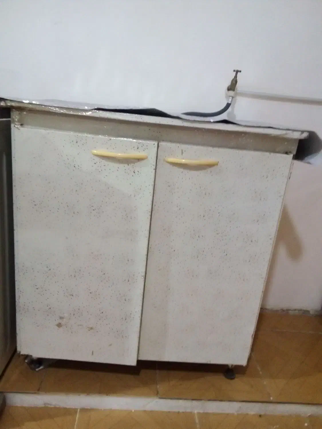 کابینت دو در|مصالح و تجهیزات ساختمان|تربتحیدریه, بالا ولایت|دیوار