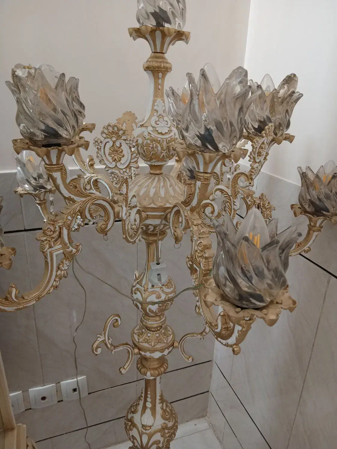 لوستر در حد نو|لوستر و چراغ آویز|اصفهان, گلستان|دیوار