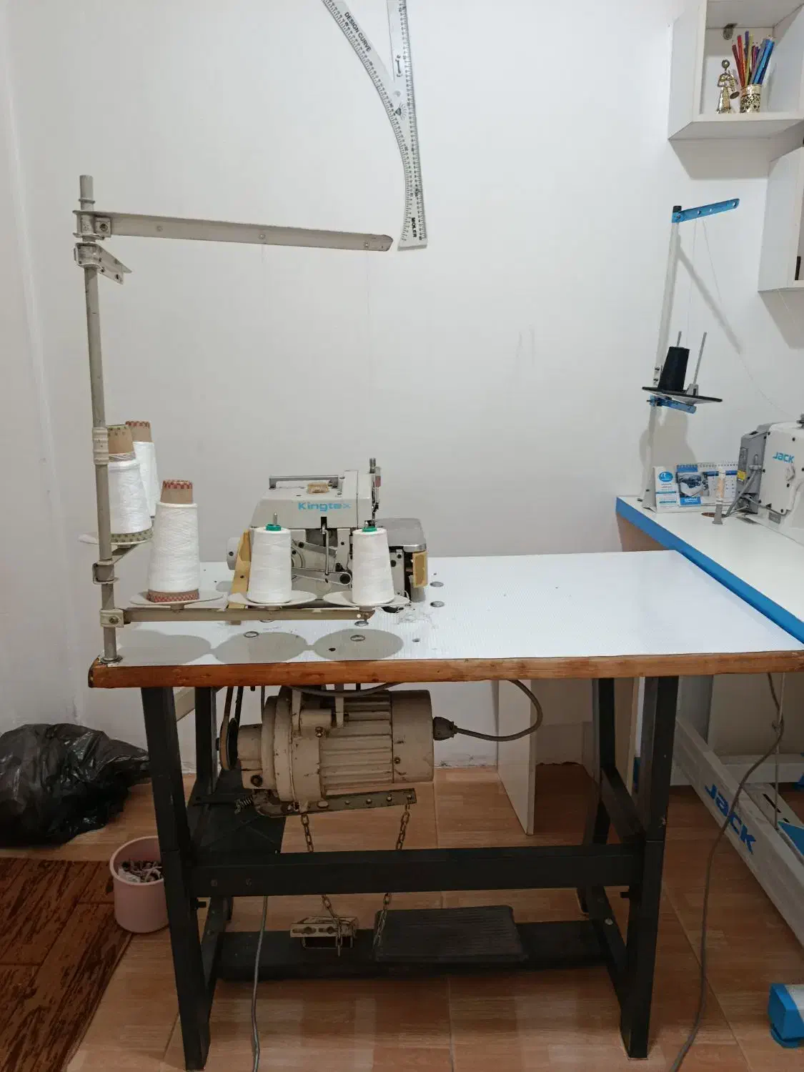 سردوز۵نخ|چرخ خیاطی و ریسندگی|رشت, پل تالشان|دیوار