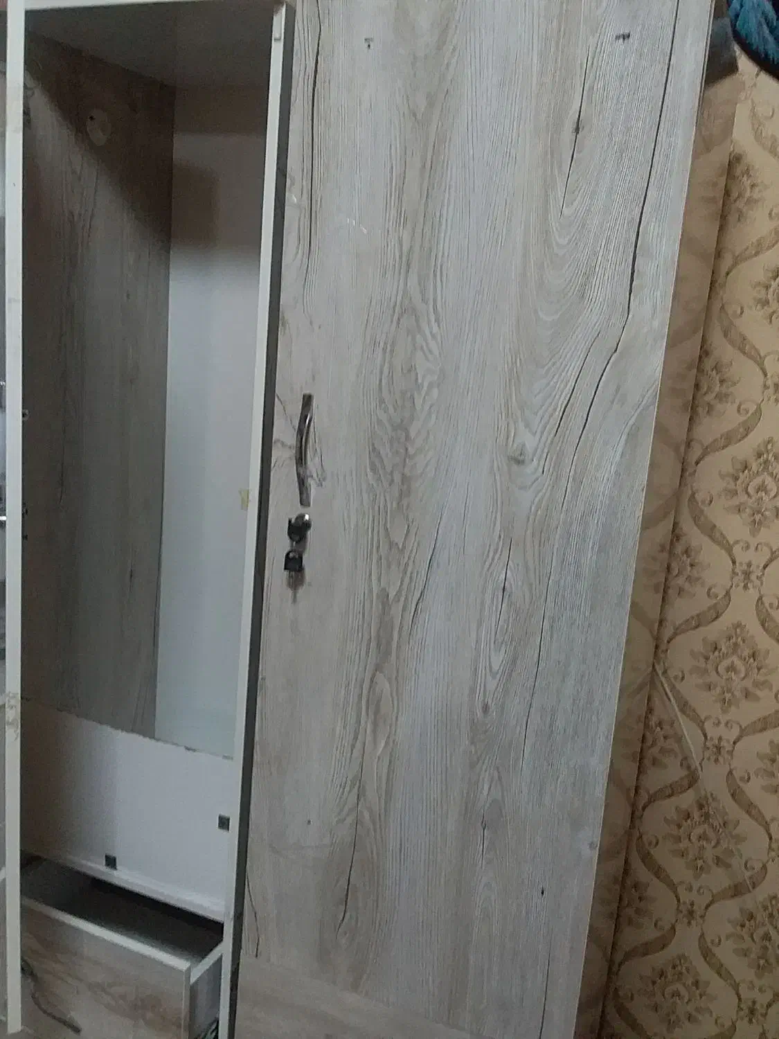 فروش کمدایستاده باچهارعددکشو|مبلمان خانگی و میز عسلی|شاهین دژ, |دیوار
