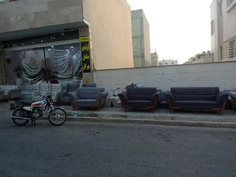 ۹۵کمر شکن بازار مهرگان حاتم تایی کمر شکن حجم بار ۹|مبلمان خانگی و میز عسلی|صدرا-فارس, فاز ۱|دیوار