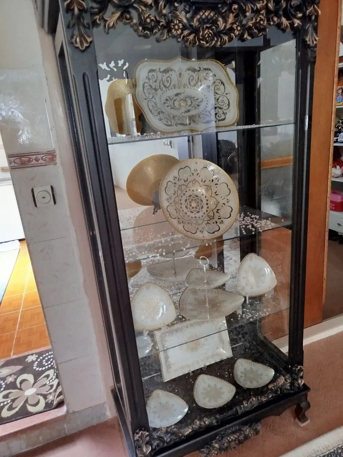 بوفه تر وتمیز|بوفه، ویترین، کنسول|قیدار, |دیوار