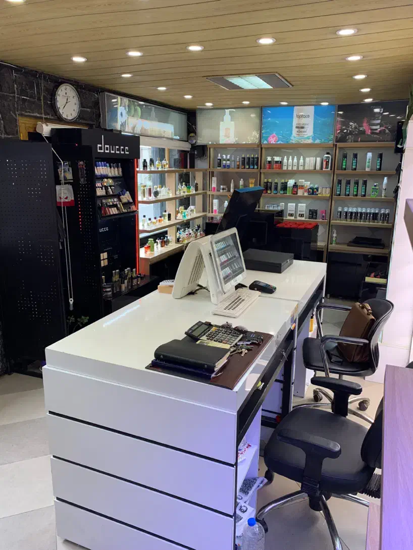 واگذاری فروشگاه آرایشی و بهداشتی|اجارهٔ مغازه و غرفه|رشت, صفاری|دیوار