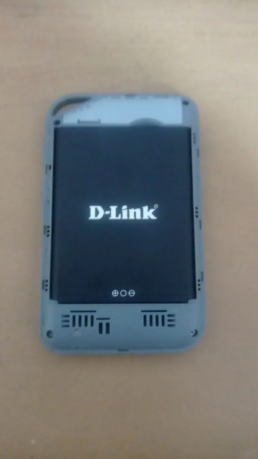 مودم 4G قابل حمل دی لینک DWR-930m نیاز به تعمیر|مودم و تجهیزات شبکه|اردبیل, |دیوار