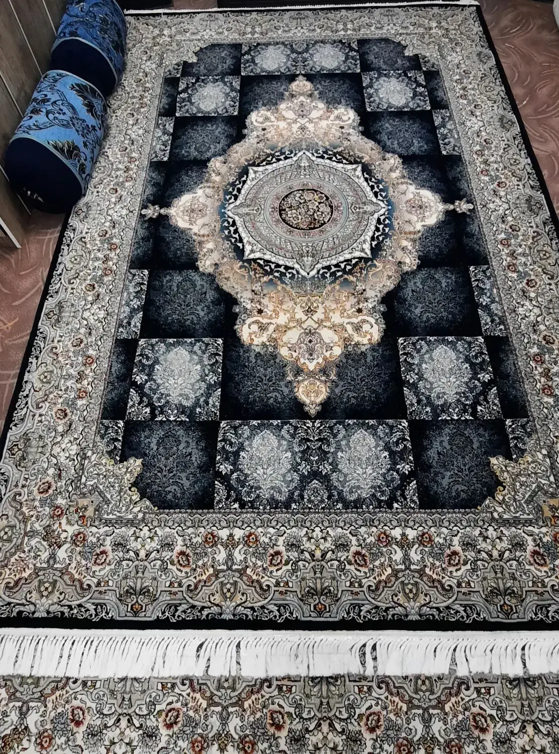 قالی در حد نو|فرش|شیراز, شهرک گلستان|دیوار