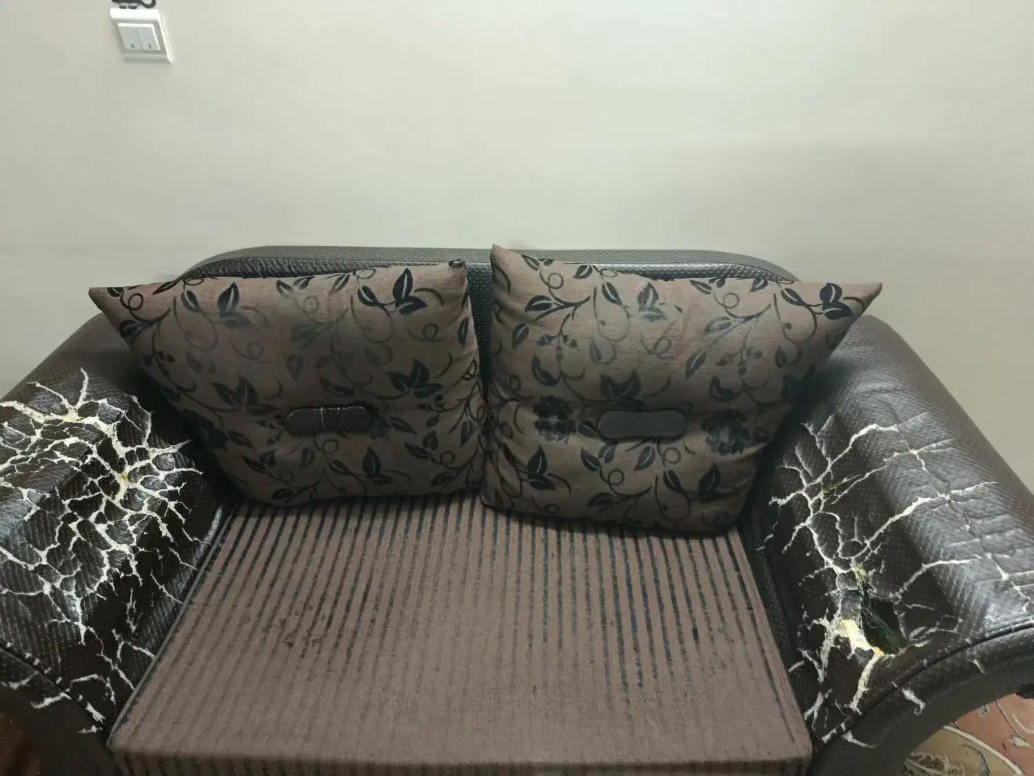 مبل هفت نفره|مبلمان خانگی و میز عسلی|مشهد, تربیت (صدف)|دیوار