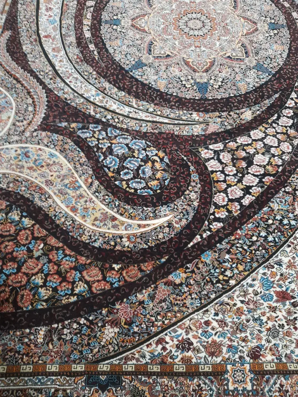 فرش در حد نو استثنایی|فرش|بندرعباس, |دیوار