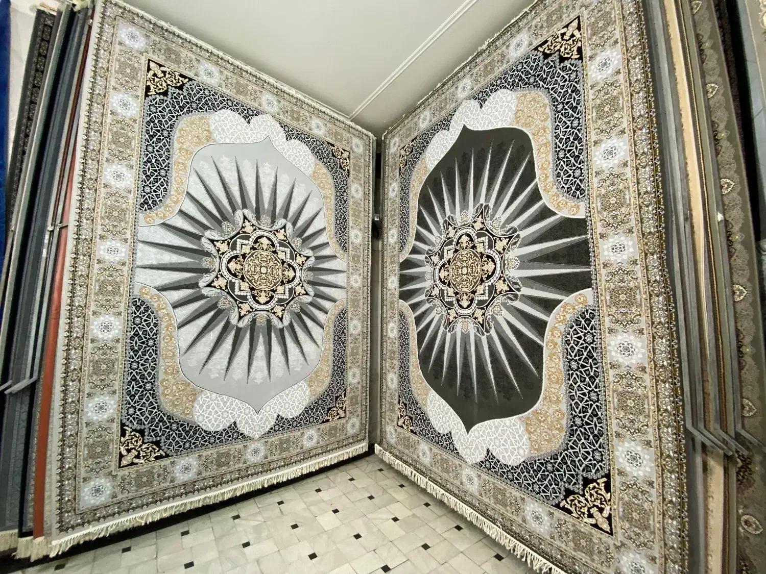 فرش خورشید نقره ای|فرش|قم, زاد|دیوار