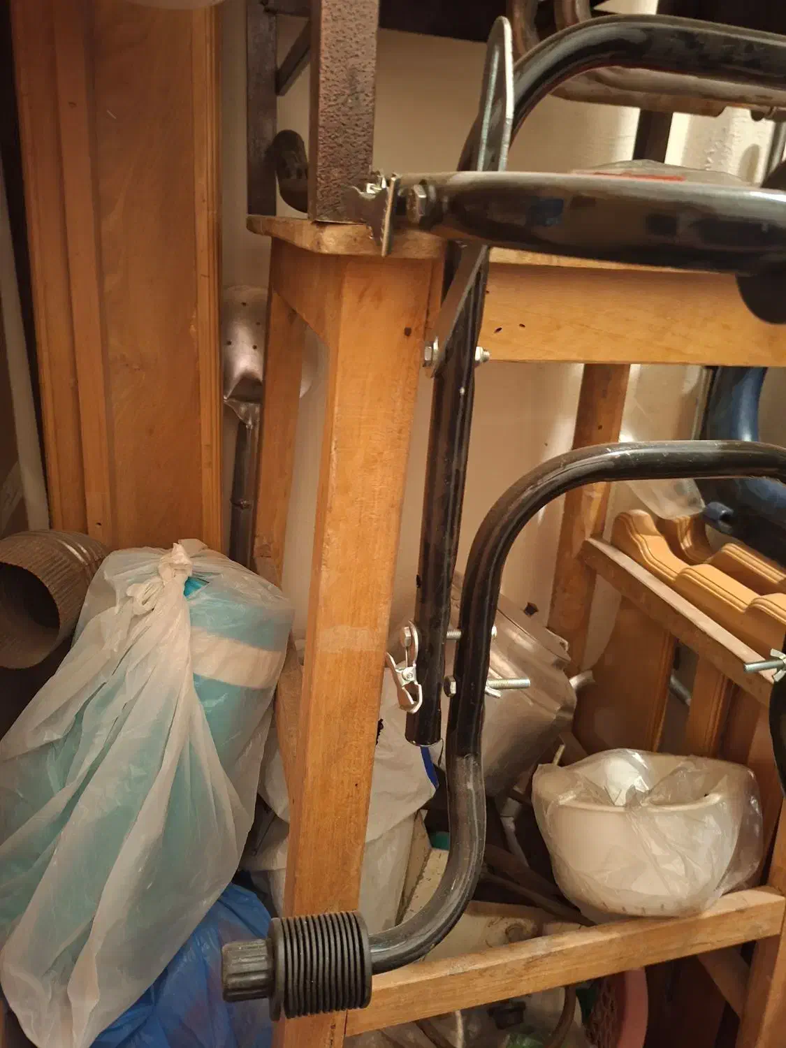 چهار پایه ۴پایه چوبی|صندلی و نیمکت|اصفهان, عباسآباد|دیوار