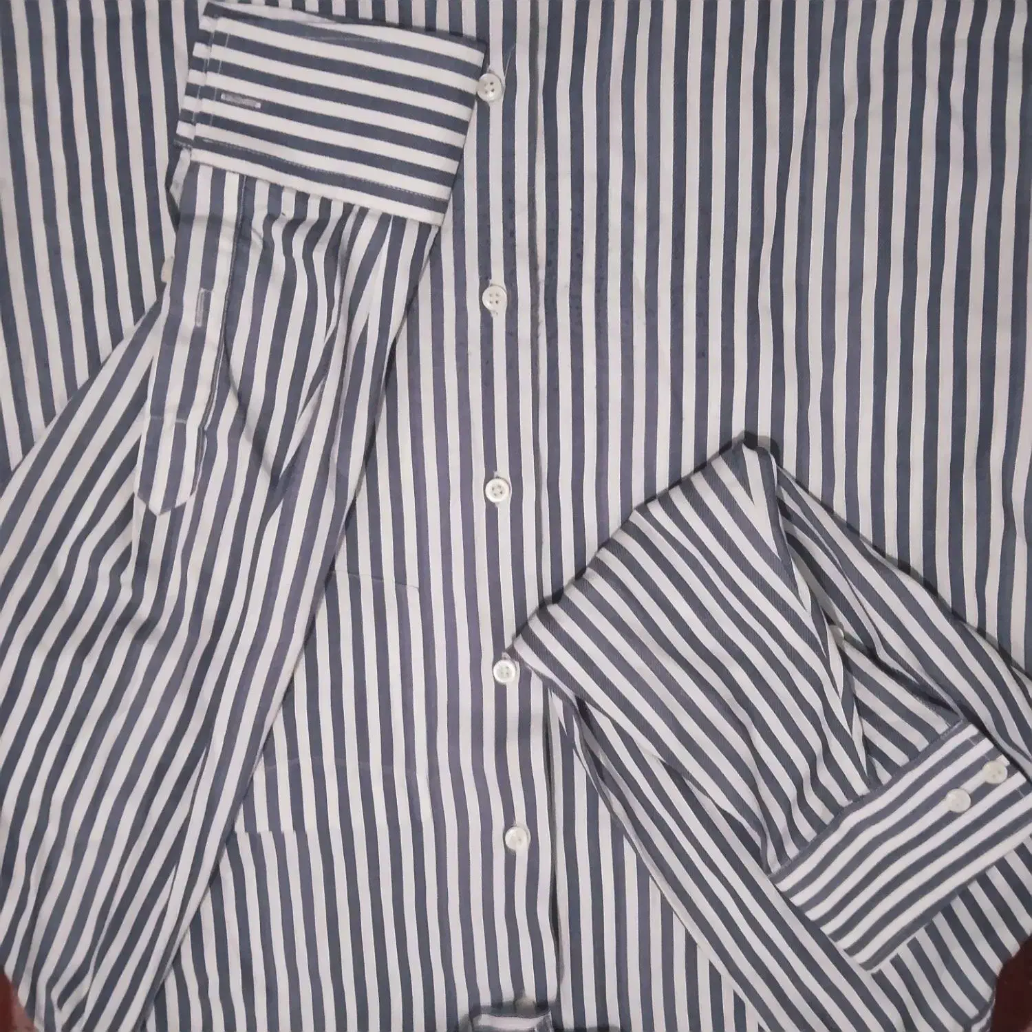 پیراهن مردانه کاغذی|لباس|تالش, طولارود|دیوار