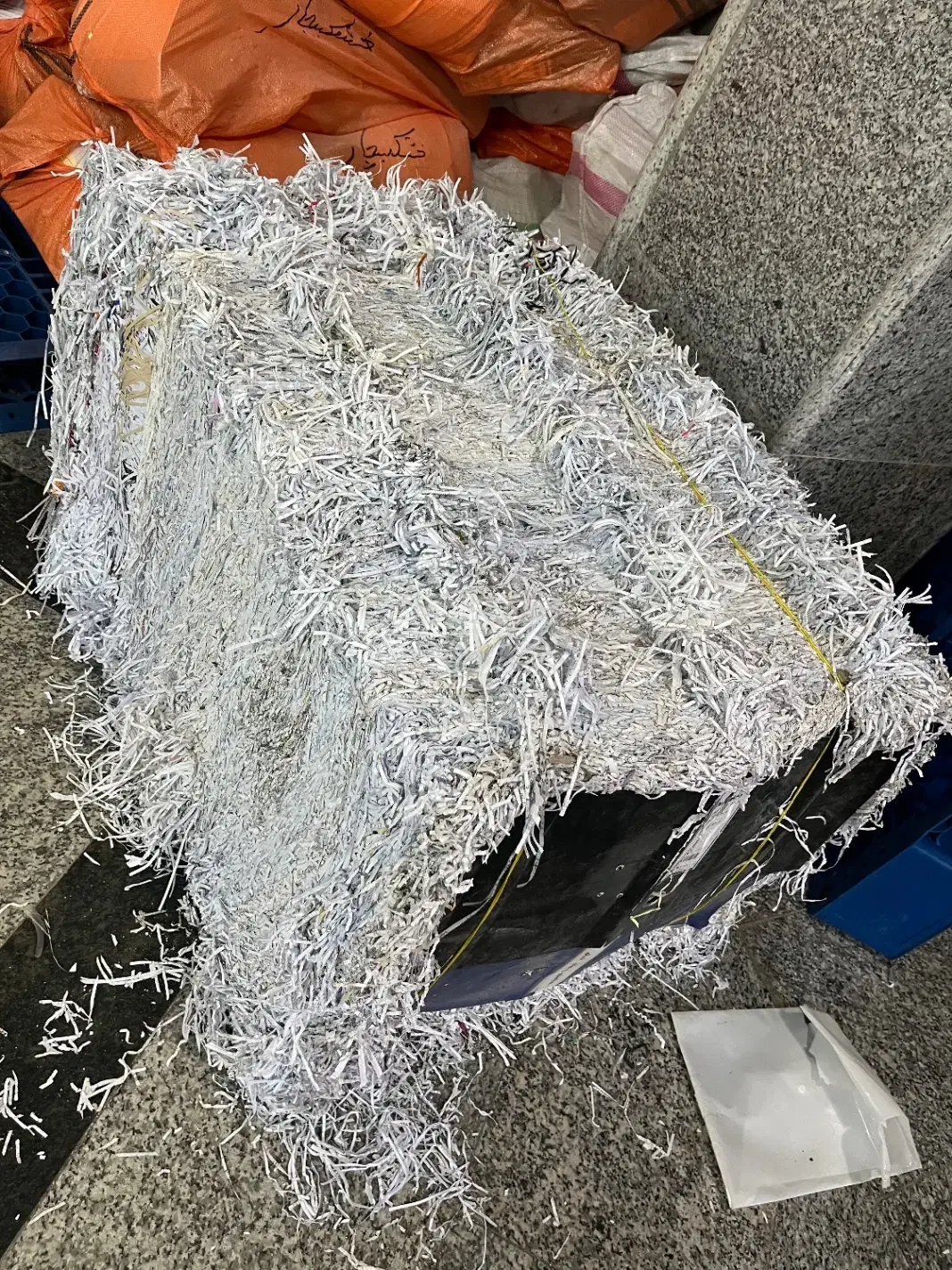 جمع اوری و‌بسته بندی کاغذ|استخدام صنعتی، فنی، مهندسی|رشت, دباغیان|دیوار