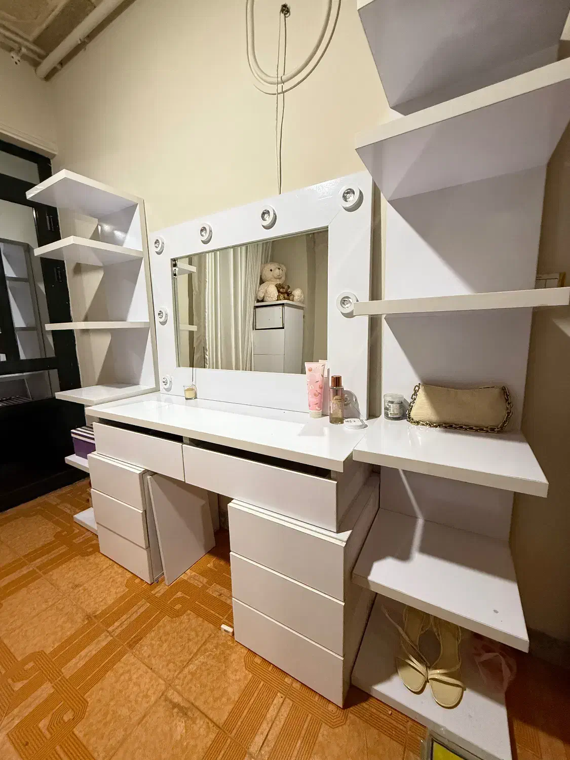 میز اینه ارایشی|مبلمان خانگی و میز عسلی|رشت, گلسار|دیوار