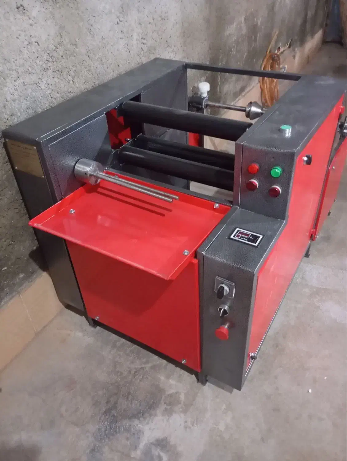 دستگاه سه کاره رول کن|ماشینآلات صنعتی|دهگلان, |دیوار