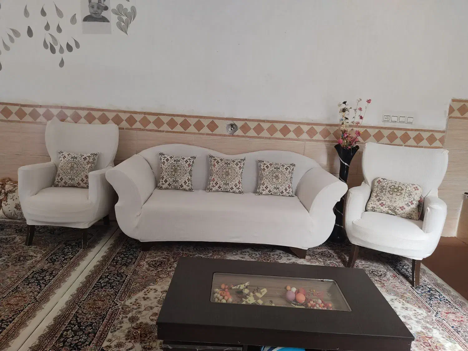گل میز جلو مبلی با چهار عدد میز کوچک|مبلمان خانگی و میز عسلی|شیراز, گویم|دیوار