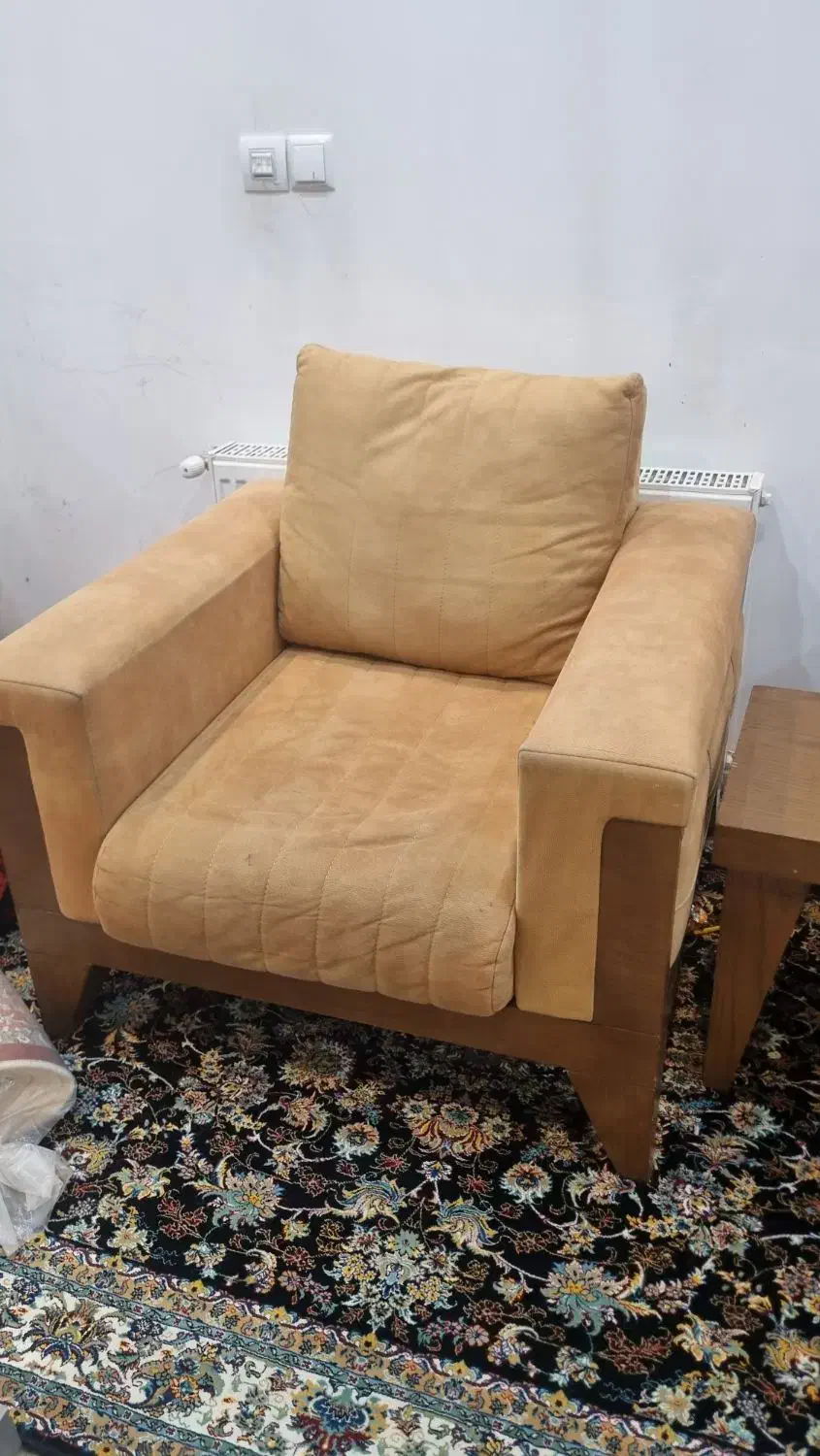 راحتی سالم و محکم|مبلمان خانگی و میز عسلی|اراک, |دیوار