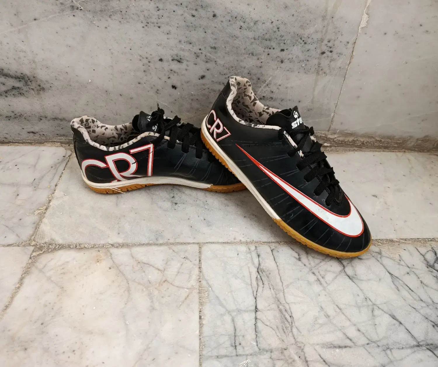 کفش فوتسال سالنی|کیف، کفش، کمربند|ملارد, |دیوار