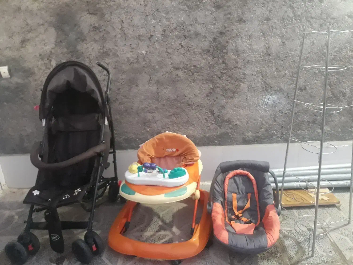 وسایل کودک|کالسکه و لوازم جانبی|تربت جام, والفجر|دیوار