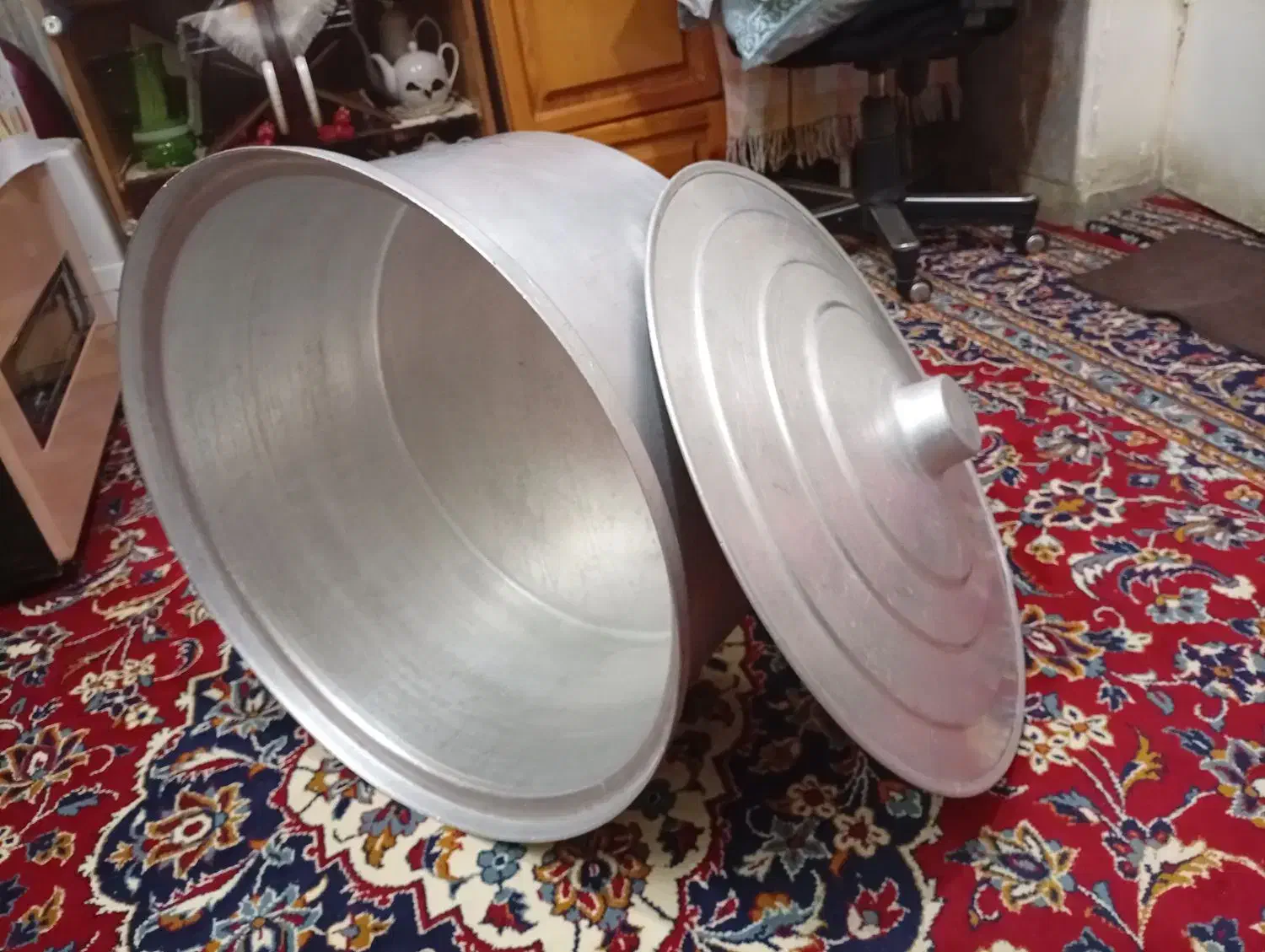 قابلمه روحی|ظروف پخت‌وپز|مشهد, خواجه ربیع|دیوار