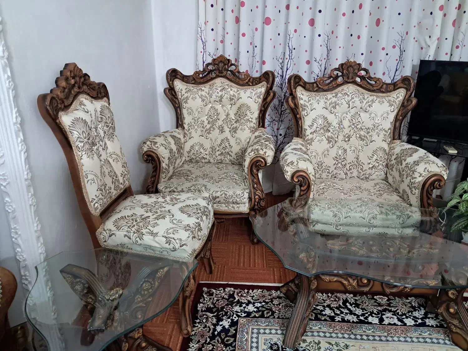 مبل سلطنتی ۹ نفره  شیک  با کاور پارچه ای تمیز|مبلمان خانگی و میز عسلی|خرم‌آباد (تنکابن), |دیوار