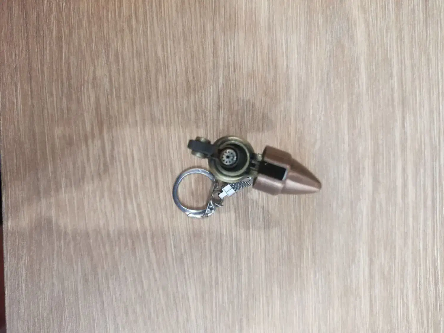 فندک کلکسیونی اتمی چخماقی|کلکسیون اشیاء عتیقه|سمنان, |دیوار