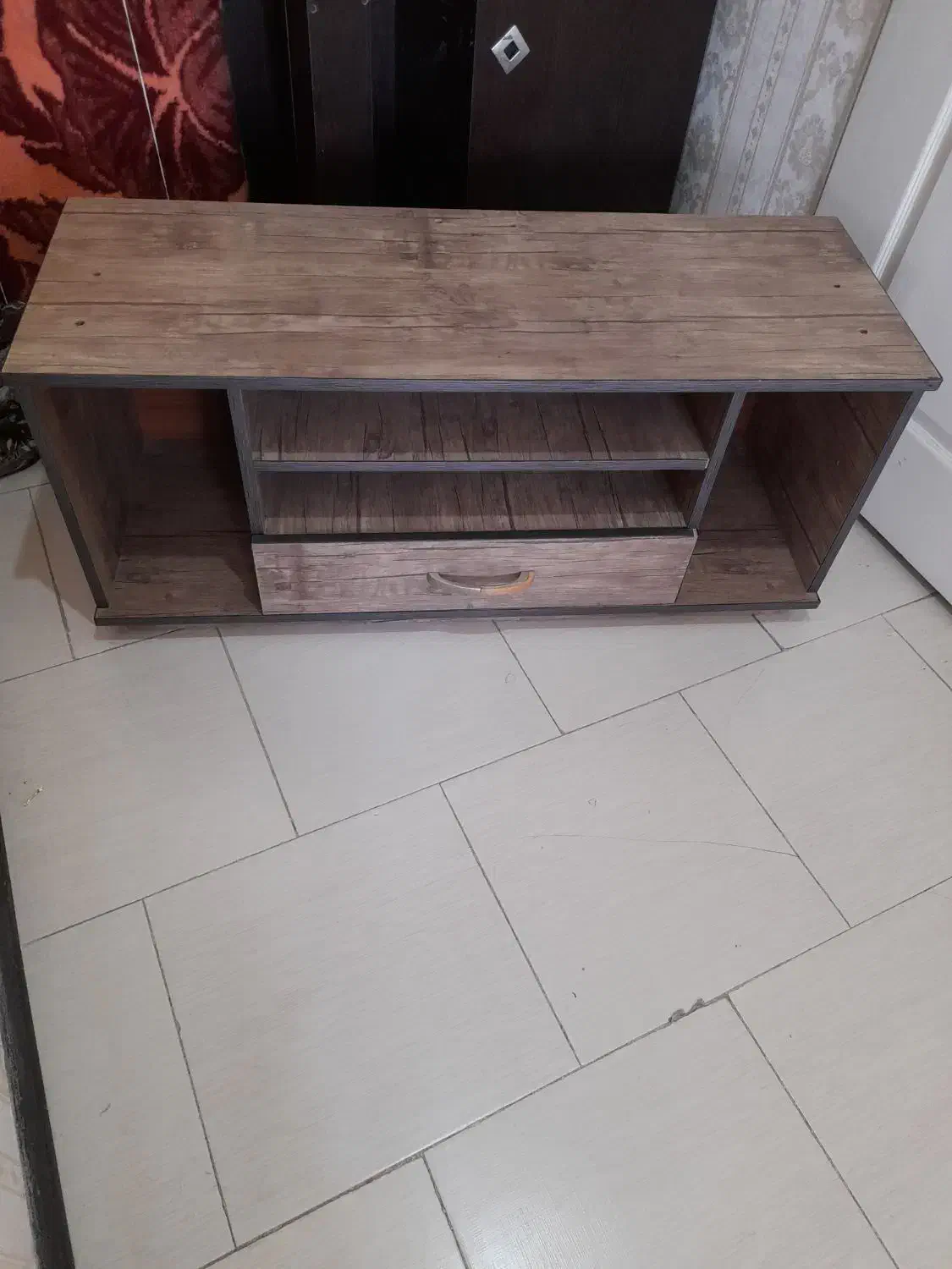 میز تی وی درحد نو|میز تلویزیون|هشتگرد, شهرک آپادانا|دیوار