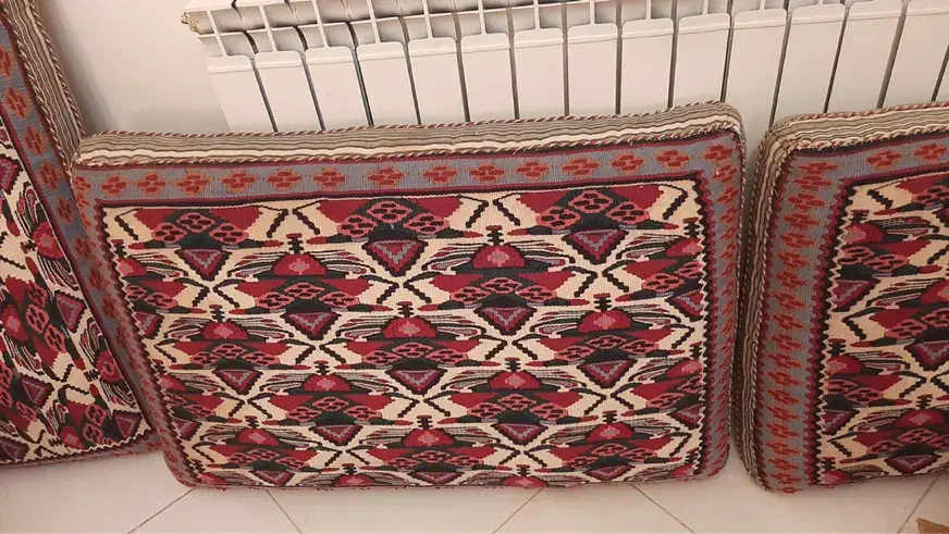 شش عدد پشتی|پشتی|سنندج, |دیوار