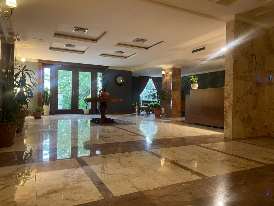 ۲۰۵متر۲پارکینگ/۲بالکن/استخر فعال/لابی من/تبدیل