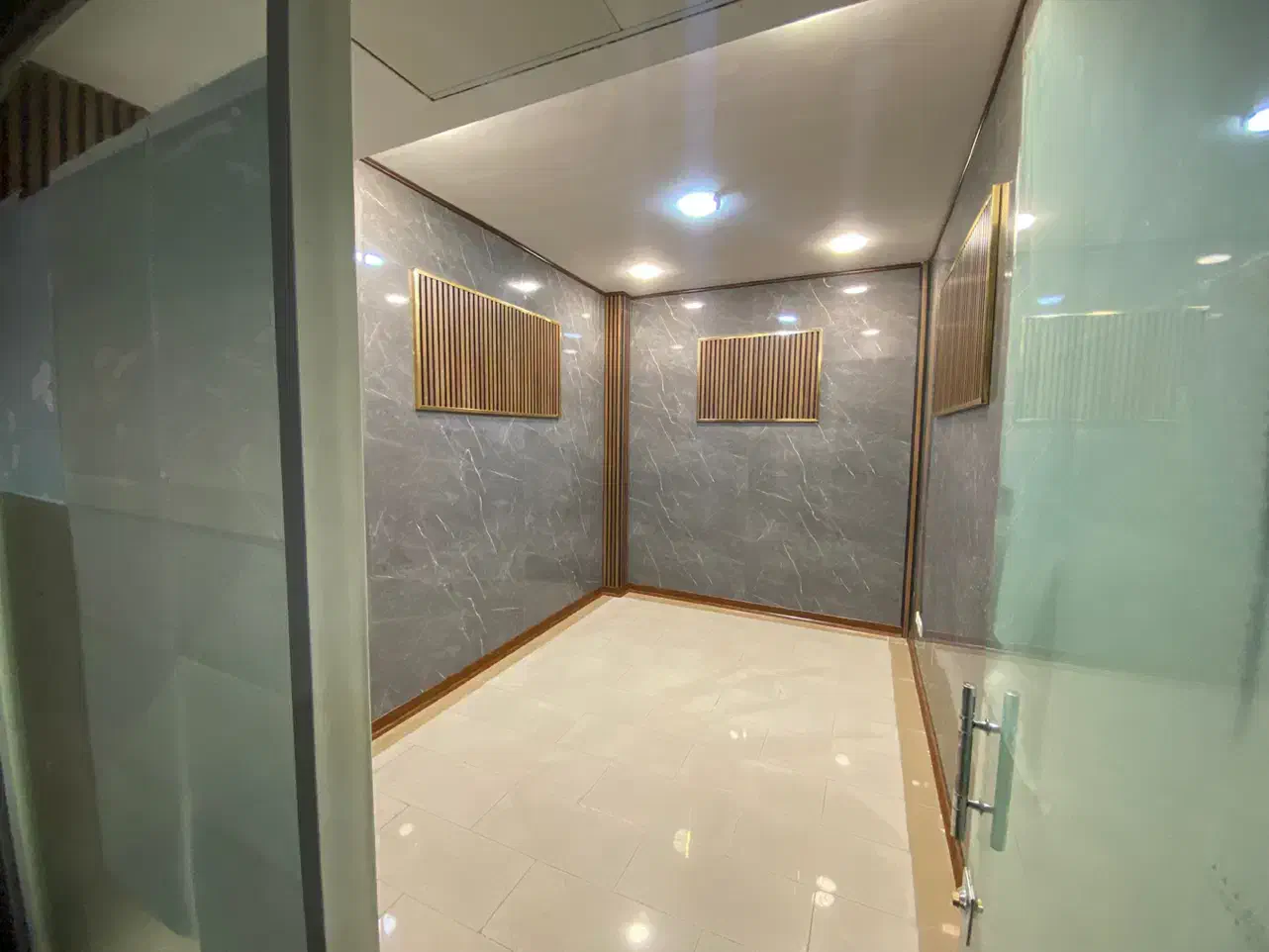 اجاره دفتر اداری شیک|اجارهٔ دفتر کار، اتاق اداری، مطب|قم, ژاندارمها|دیوار