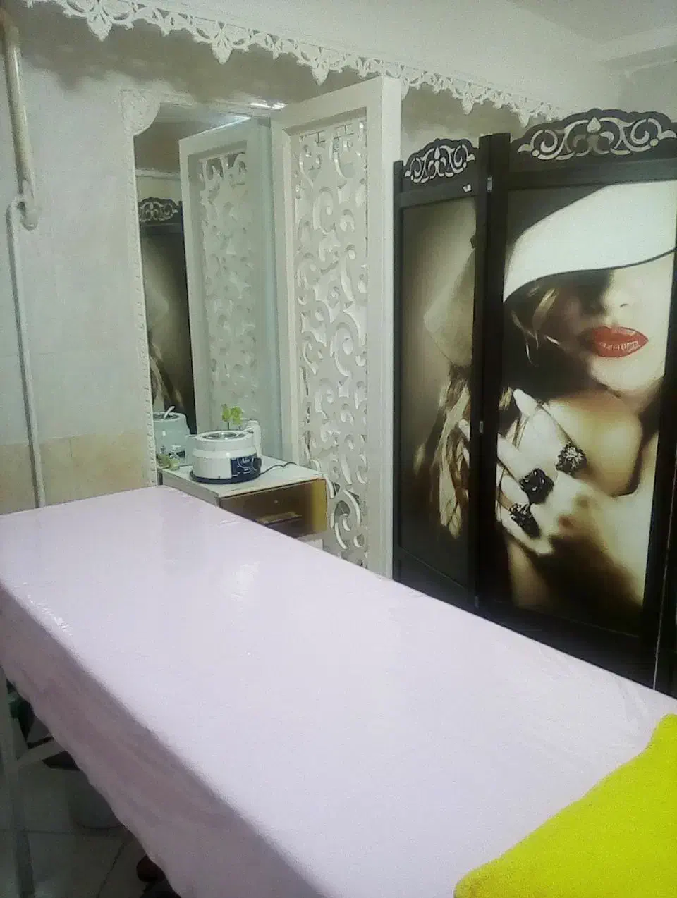 تخت و پاراوان|آرایشگاه و سالنهای زیبایی|نیشابور, کوی یغما|دیوار