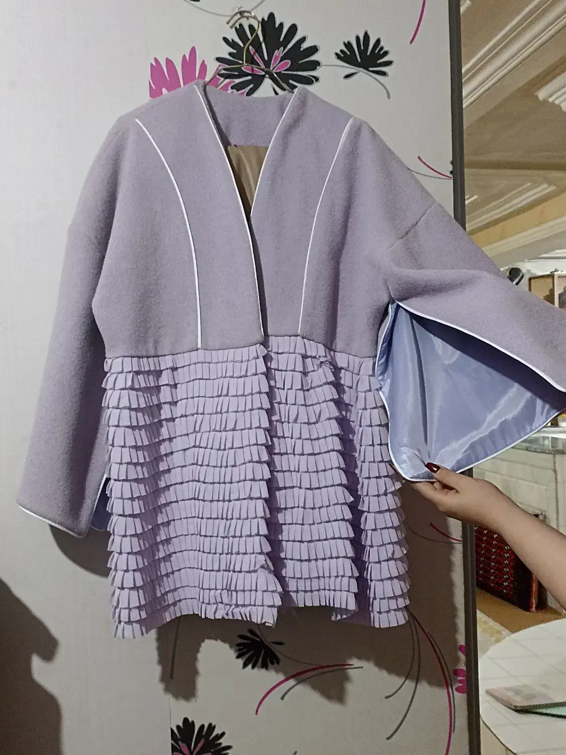 پالتو|لباس|تربتحیدریه, داروپخش|دیوار