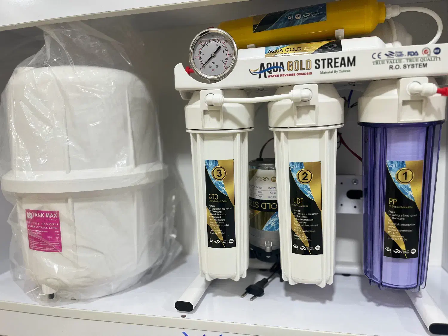 تصفیه آب GoLb|آب‌سردکن و تصفیه آب|زاهدان, |دیوار