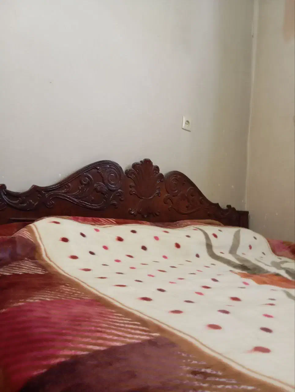 تخت دو نفره کاملا سالم|تخت و سرویس خواب|شهرکرد, |دیوار
